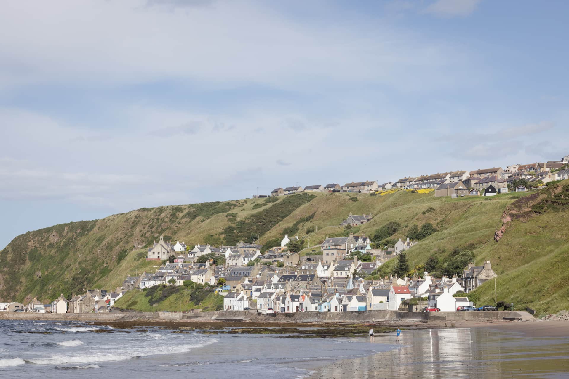Gardenstown village tucked beneath the cliffs