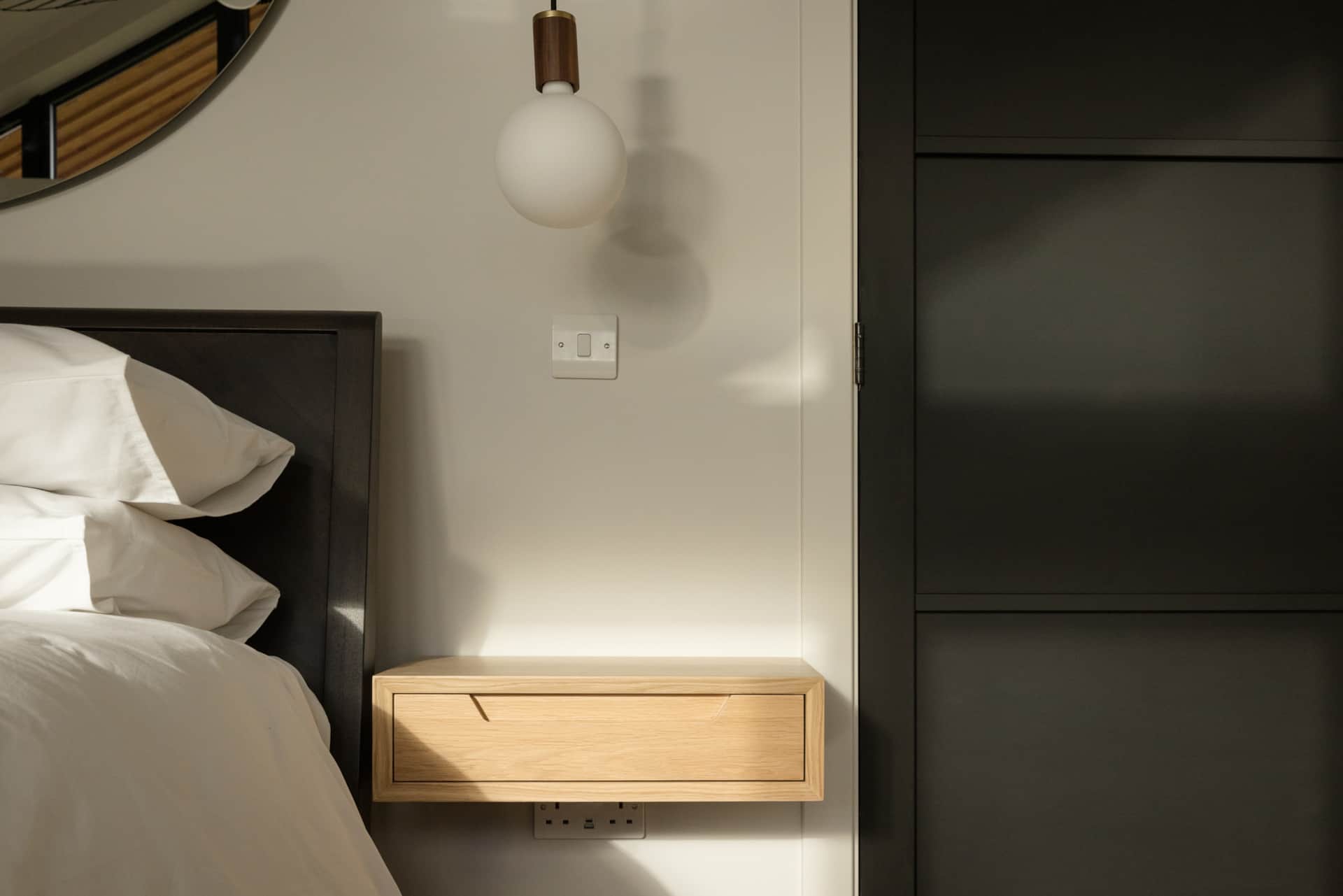 Bedside lighting detail